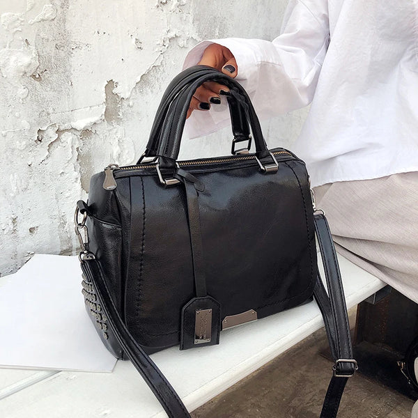 Fashion Oil Wax Leather tassel Women's Messenger Bags Handbag Rivet Retro Brown PU Leather Lady Shoulder Crossbody Bag 2024